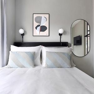 Studio medio con letto king size
