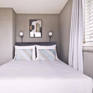 Studio medio con letto king size